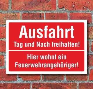 Schild Ausfahrt Tag und Nacht freihalten Feuerwehrangehöriger 3 mm Alu-Verbund 300 x 200 mm