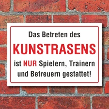 Schild Betreten des Kunstrasens nur Spielern, Trainern...