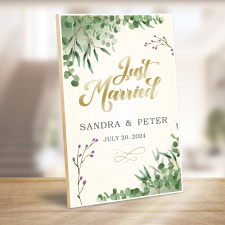 Holzschild "Just married" – Dekoschild mit Ihrem Wunschtext/Wunschnamen für die Hochzeit aus Holz 20x30 cm inkl. Wandhalterung